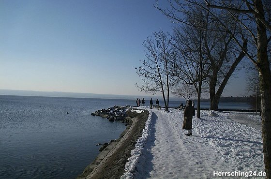 Herrschinger Strandpromenade im Winter